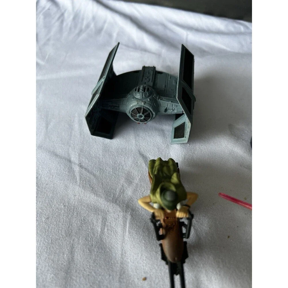 star wars lot- 2 Hot Wheels Ships,2 Attacktix Figures, And 3 Action Figures!